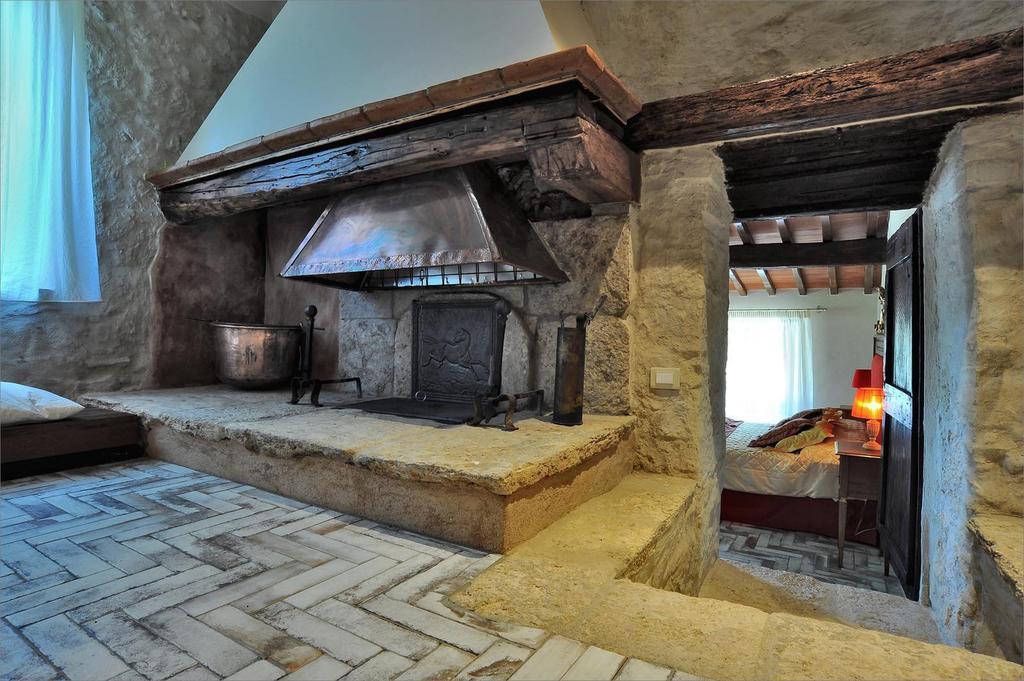 Agriturismo La Pieve 콜레 발델사 외부 사진